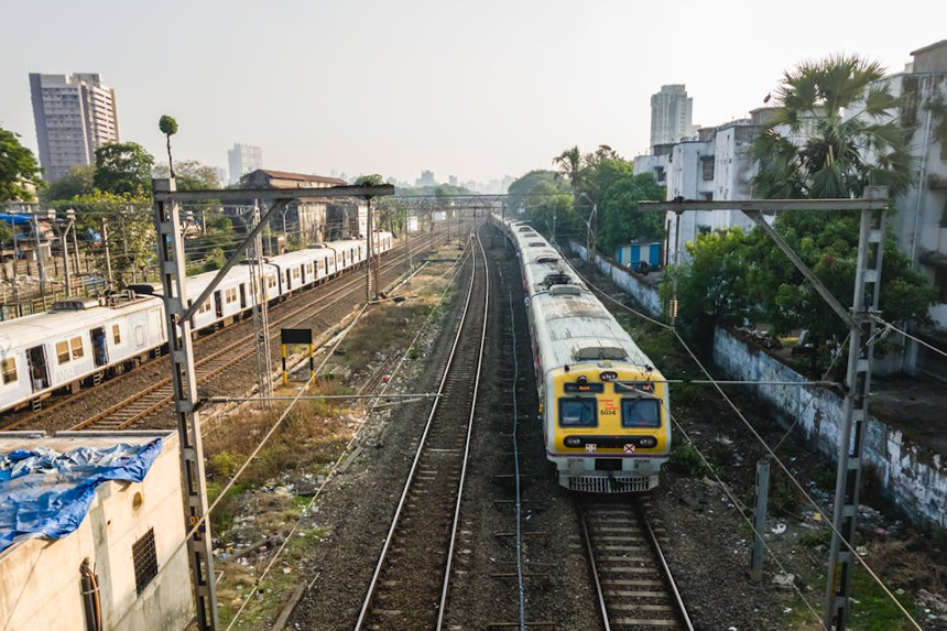 train accident Maharashtra fire rumors