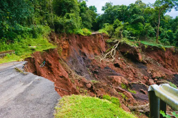 Ipatinga landslides destruction in Minas Gerais