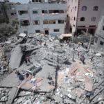 Gaza Returnees Amid Destruction