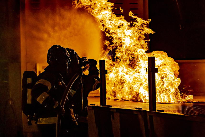 California wildfires forcing evacuations near Castaic Lake