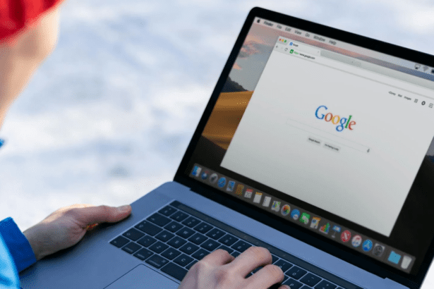 Person using Google search