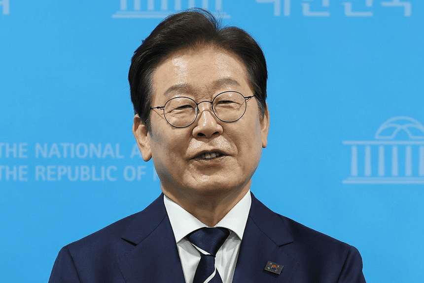 Lee Jae-myung campaigning