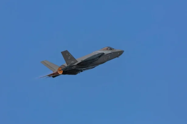 Stranded British F-35B jet