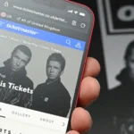 Oasis reunites on stage