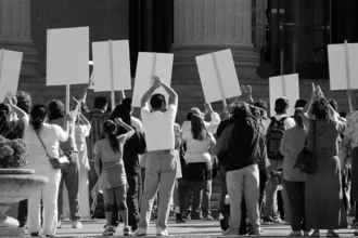 Serbian protesters block roads