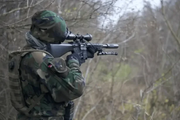 US Halts Ukraine Weapons