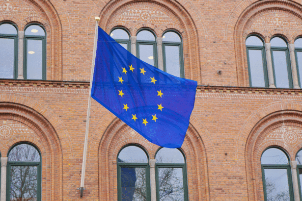 EU backs Ukraine sovereignty