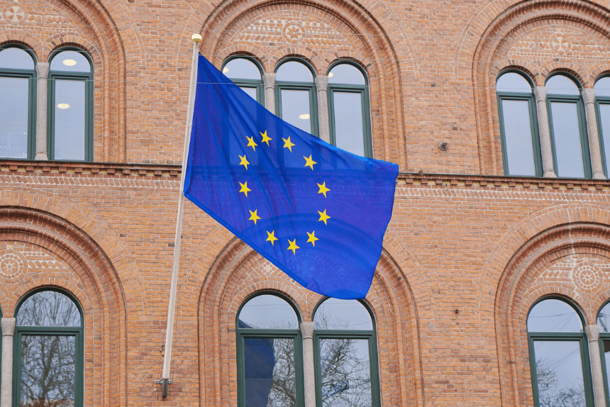 EU backs Ukraine sovereignty